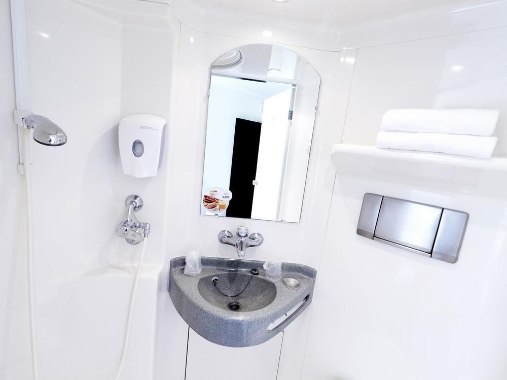 Hotel F1 Lyon Genay Massieux Dış mekan fotoğraf